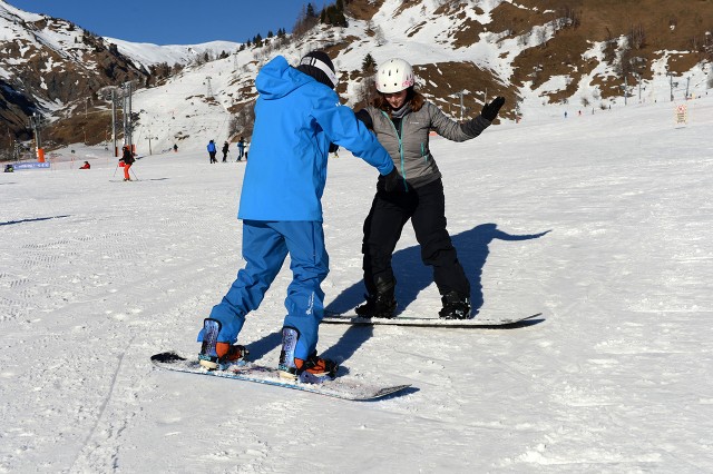 Initiation to snowboarding or skiing - AAV Chamonix